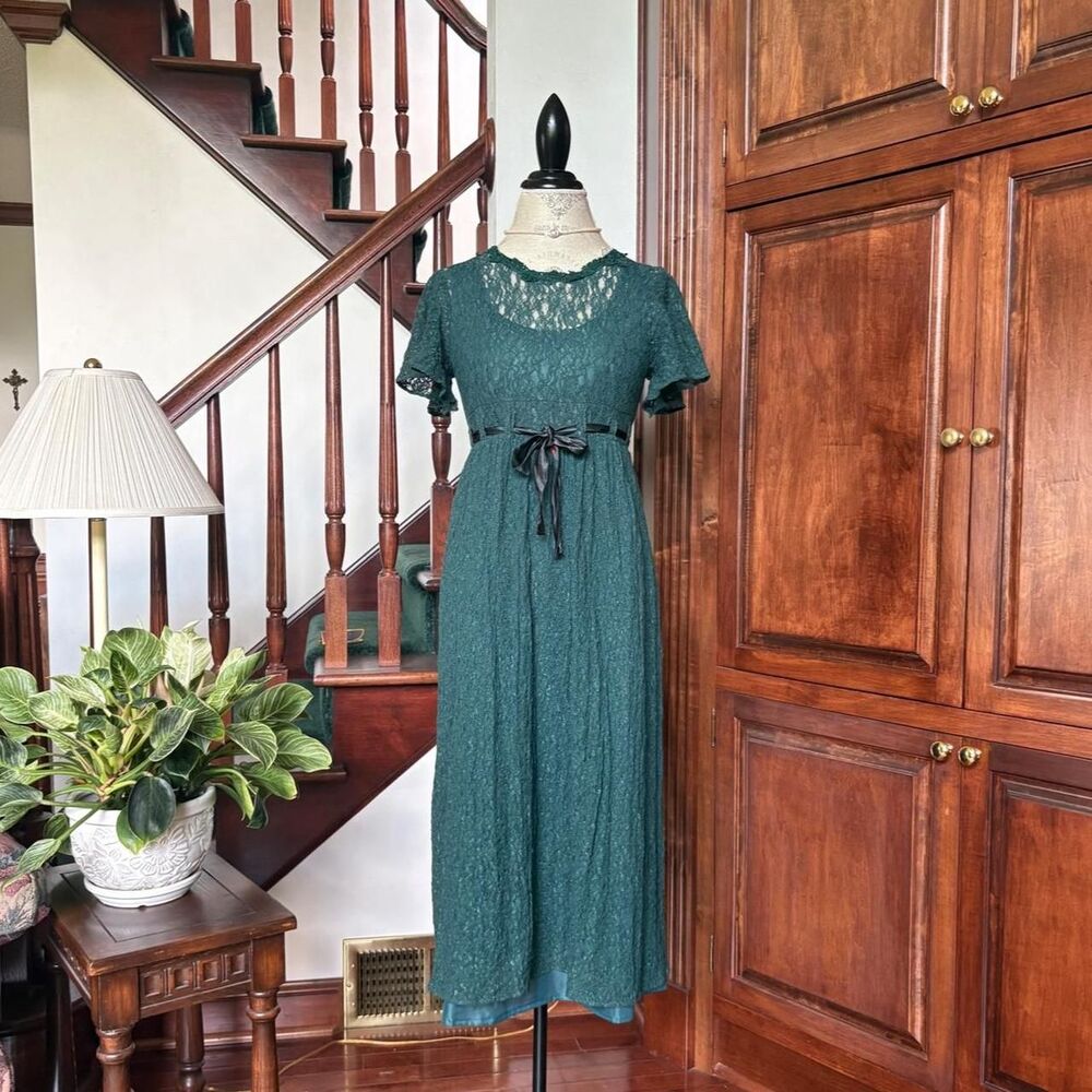 Betsys Things Vintage Two Piece Lace Forest Green Dress